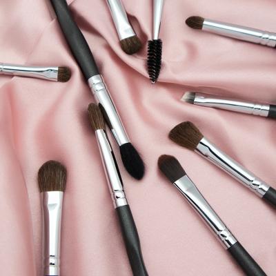 China Angular Blush Beauty Girls Foundation Simple Makeup Brushes Private Label Cosmetic Tools Make Up Brushes for sale