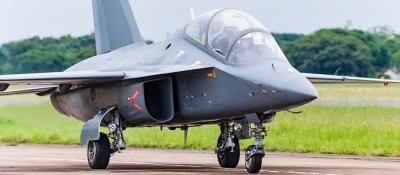 China Light Attack Air Force Weapons L-15A Trainer With Twin Turbofan Engines for sale