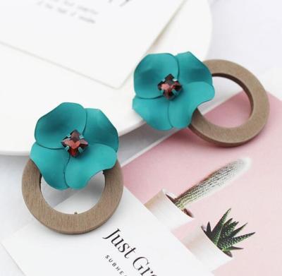 China 2021 Fashion Brand Alloy Spray Paint Flower Women's Casual/Sporty Retro Earrings Fashion Jewelry Wholesale for sale