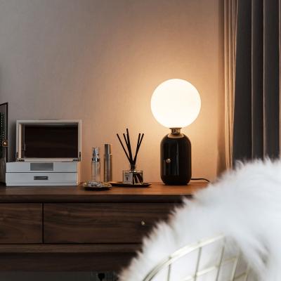 China EUROPEAN Modern Nordic Led Hardware Living Room Dining Room Bedroom Hotel Black Glass Restaurant Gold Table Lamp for sale