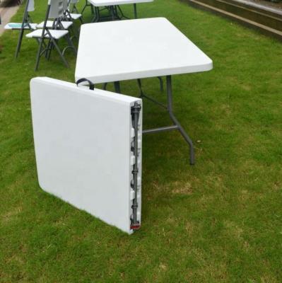 China 5FT Center Fold Party Tables Outdoor HDPE Blow Molded Folding Table for sale