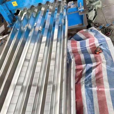 China Het Blad van het het Aluminiumdakwerk van de aluminiumrol in het Broodjesrol van het Rollenaluminium Te koop