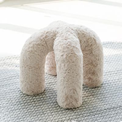 China Modern Imitated Rabbit Fur Personality Creative Short Stool, Modern StoolPlush Shoe Round Leisure Bedroom Living Room Changing Stool for sale