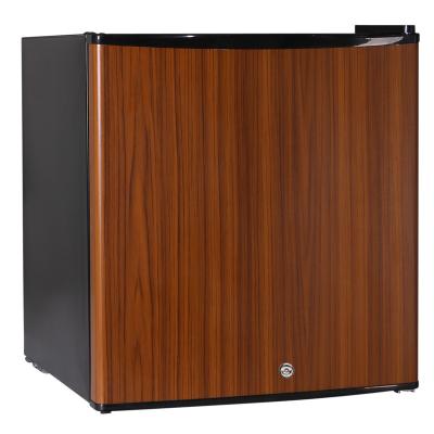 China Refrigerador de la sobremesa silenciosa de 45 litros mini, pequeño refrigerador de madera y congelador en venta