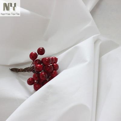 China Nanyee Bright White Color Cotton Lawn Fabric 70GSM Shrink-Resistant Light 70GSM for sale