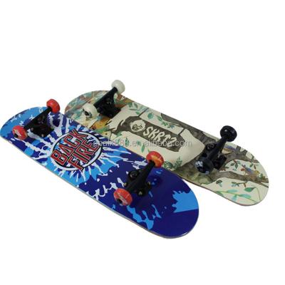 China Canadian maple skateboard adult skateboard adult standard configuration 7 layers can be used as an action skateboard for sale