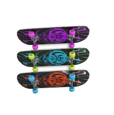 China Wholesale adult or custom full board professional wood skateboard with good price for sale