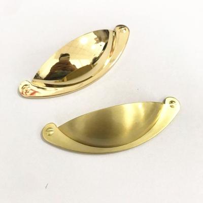 China Cabinet Zinc Gold Classic Brass Cup Pull Shell Handle For Cabinet Drawer Kitchen for sale