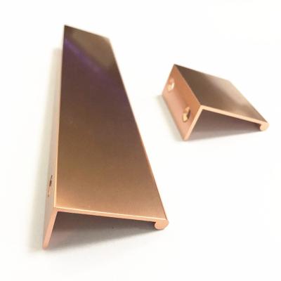 China Contemporary aluminum alloy material brass rose gold finish high quality cabinet kitchen profile edge handle for sale