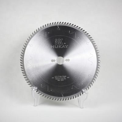 China Cutting Effect Saw Blade CTT Tungsten Carbide Steel Blade Material Saw Blade Disc For Wood Cutting for sale