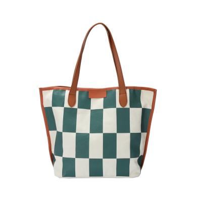 China Hot Sale Beach Tote Bag Summer Handbag Straw Beach Bag Woven Straw Shoulder Bag Fashion Tartan Tote Bag for sale