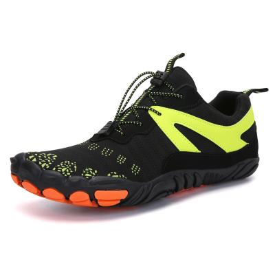 China Light Weight Flexible And Soft Hiking Men Women Shoes Non Slip Walking Sneakers Shoes for sale