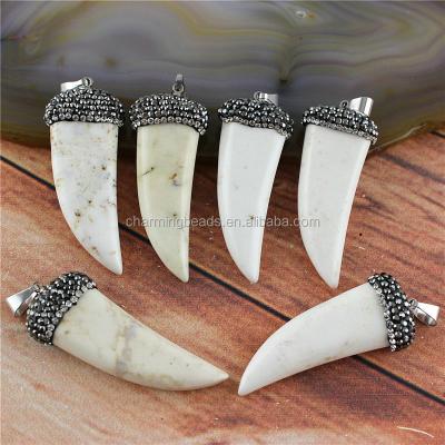 China CH-ZAP0033 Turquoise Crystal Horn Pendants, Natural Fashion Natural Fashion Horn Gemstone Howlite Sickle Sickle Pendant Wholesale for sale