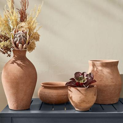 China Minimalist Ceramic Vase Nordic Style Decorative Home Novelty Clay Terracotta Flower Vases For Home Decor for sale