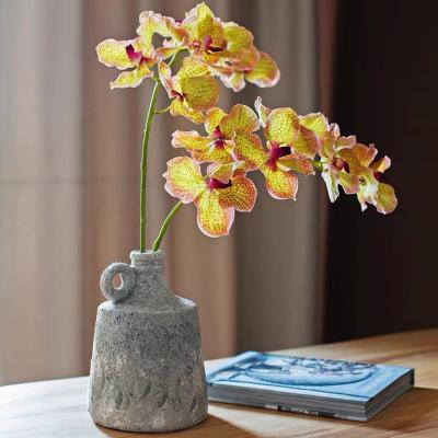 China Minimalist Latest Design Unique Matte Vintage Design Artificial Ceramic Flower Vases Home Decor With Handle for sale