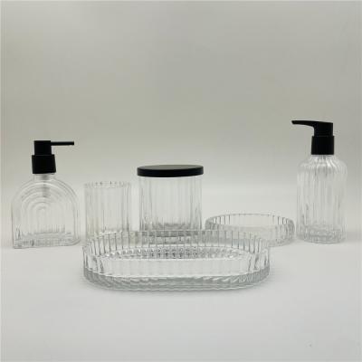 China Home Decoration Glass Bathroom Accessories Set With Vertical Stripe for sale