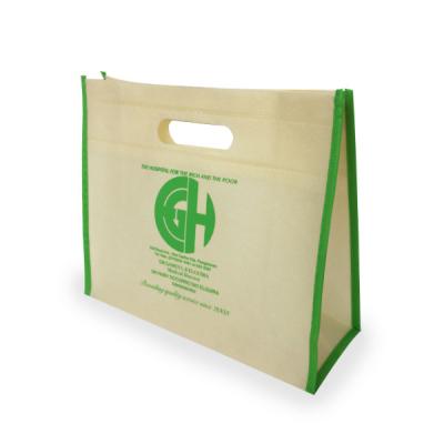 China CMYK Printing 25x9x21cm Heat Seal 70gsm PP Non Woven Bag for sale