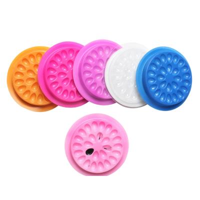 China 100% Real Mink Fur Round Plastic Disposable Eyelash Glue Holder Glue Tray With White Base PVC Color Disposable Plastic Makeup Palette OEM Factory for sale