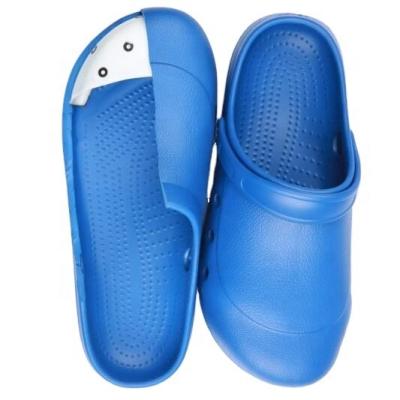 China Anti Slip Anti Slip Slip On Toe Plastic EVA Kitchen Safety Shoes for sale