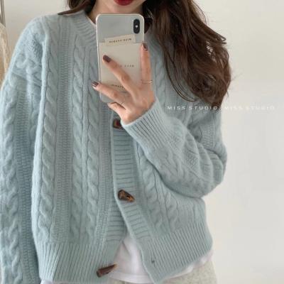 China Hot Selling Ladies Vintage Ox Horn Button Anti-pilling Cable Knit Cardigan Women Wool Sweater Custom Made for sale