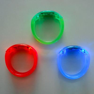 China Shenzhen manufacturer PVC+PS+LED light +electronic parts LED wristband hand flashing strap for sale