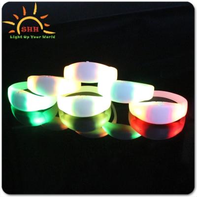 China Cool Silicon Band LED Remote Control Wristband for Music Festivals or Concerts Party Supplies LED Remote Control Wristbands for sale