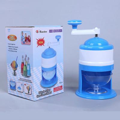 China Outdoor Blue Plastic Manual Crusher Ice Chopper Ice Chopper Mini Home Ice Crusher for sale