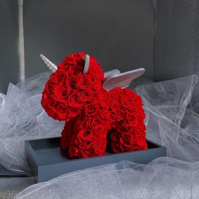 China Natural Rose Unicorn Made from Real Rose Handmade Forever Flowers Preserved Preserved Real Eternal Cool Rose Unicorn in Acrylic Box for sale