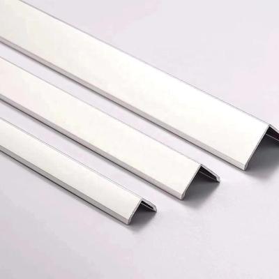 China Modern Floor Skirting Accessory Skirting Board for sale