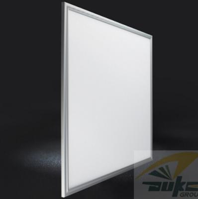 China Painel ajustável de iluminação home 85 lm/W do diodo emissor de luz 600x600 de Dimmable CCT com controlador remoto à venda