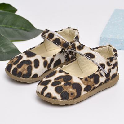 China Wholesale Good Quality Suede Leopard Flat Girls Dressing Party Shoes Kids Casual Shoes for sale