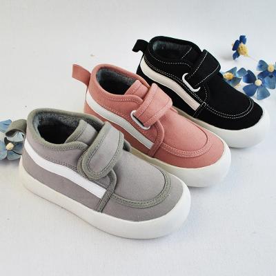 China Customized Kids Outdoor Ankle Flat Short Warm Winter Winter Kicks Kids Sports Canvas Cotton Boots Flats Shoes for sale