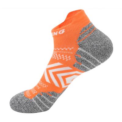 China Anti-Bacterial LINGTU Manufacturer Wholesale Custom design LOGO Socks Anti-Slip Cotton high quality sports Sock fashion cycling and running sox for sale