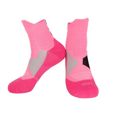 China Factory Wholesale Breathable Nylon Wear-resistant Material Basketball Tube Sports Sweat-absorbent Breathable Short Socks for sale