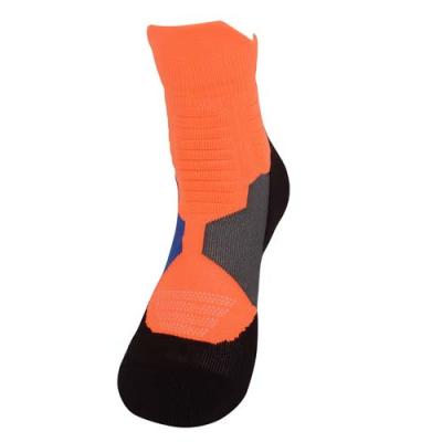 China Breathable Sports Short-tube Basketball Socks Nylon Wear-resistant Material Breathable Sweat-absorbent Socks for sale