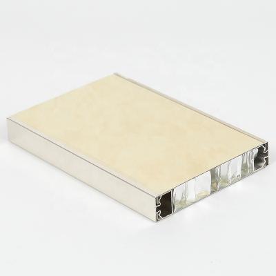 China Flat/Lightweight/Flame Retardant Insulation Material Honeycomb Aluminum Ceiling Panel for sale