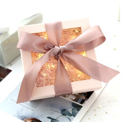 China Wholesale Custom Logo Luxury Handmade Sweet Heart Shape Gifts Packaging Strong Cardboard Wedding Boxes With Ribbon zu verkaufen