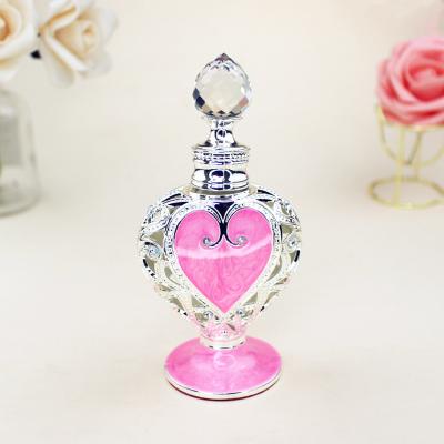 Китай Customized Design New Elegant Alloy Enamel Pink Heart Shape Cosmetic Glass Perfume Gift Bottle with Glass Top продается