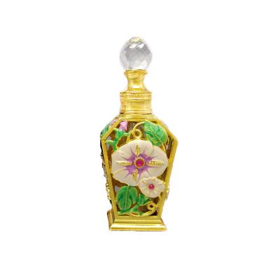 China Custom Design empty perfume bottles Wholesale Beautiful And Classical Arabic Antique Small Metal Perfume Bottle à venda