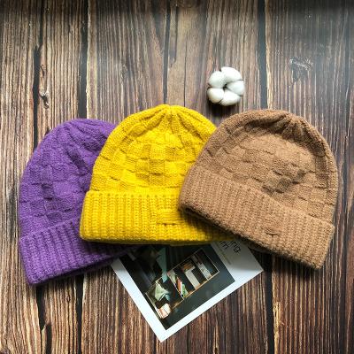 China Fashion Hip Hop Street Women Headwear COMMON Plaid Knitted Beanie Acrylic Knit Unisex Winter Slouchy Hat for sale