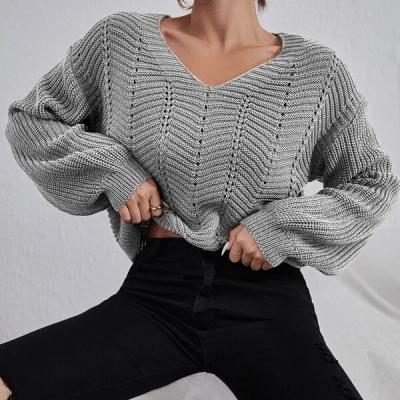 China Anti-Wrinkle Casual Light Gray V-Neck Solid Color Knit Off-the-Shoulder Sweater for sale