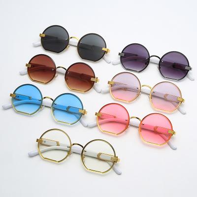 China Fashion Sunglasses Sunglasses 2023 New Design Semicircle Polygon Metal Oversized Frameless Sunglasses European and American Personality Style for sale