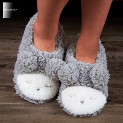 China Fashion Trend Hengyuan Comfortable Women Fuzzy Furry Bedroom Slippers for sale