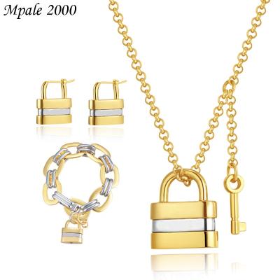 China Casual/Sporting Classic Women's Necklace Jewelry Hip Hop Personality Gold Lock Necklace Copper Pendant Necklace for sale