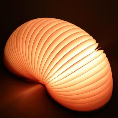 China 2020 Modern Hot Selling Amazon Paper Folding Led Wooden Book Lamp Folding LED Book Lamp Cover USB LED Folding Book Filler Lamp for sale