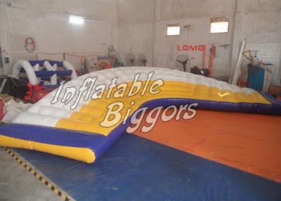 China Juego inflable del agua de la curva comercial de la aguamarina, parque de atracciones inflable del PVC en venta