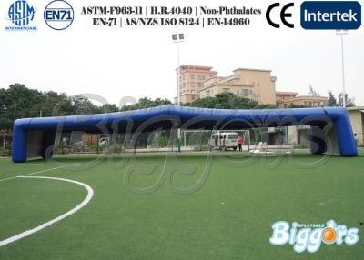 Chine Le football gonflable extérieur fait sur commande géant de tente de yard avec assez de ventilateurs à vendre