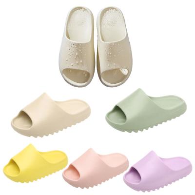 China 2022 Lady Fashion 2022 Fashion Trend Logo Women's Original High Quality Yeezy Slippers Men Children Custom Color Slides Slippers For Men for sale