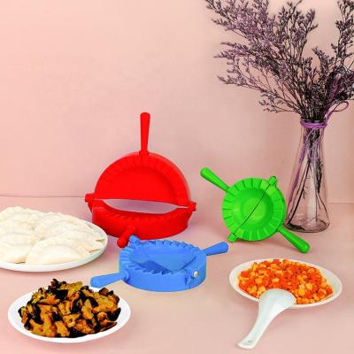 China Stocked Household Kitchen Tools Manual Press Pastry Tools Dumpling Maker Dumpling Making Mold for sale