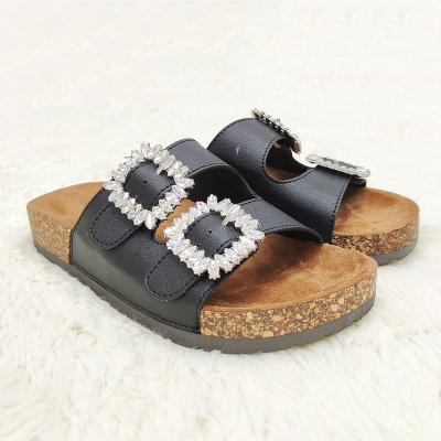 China Fashion Trend Diamond Design Slippers Outdoor Casual Lightweight Ladies Outdoor Shoes for sale